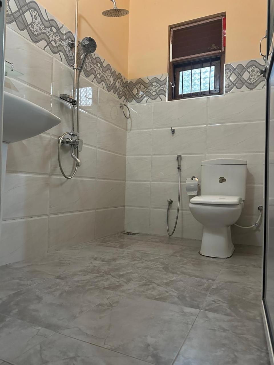 Andiambalama Lahiru Airport Villa المظهر الخارجي الصورة