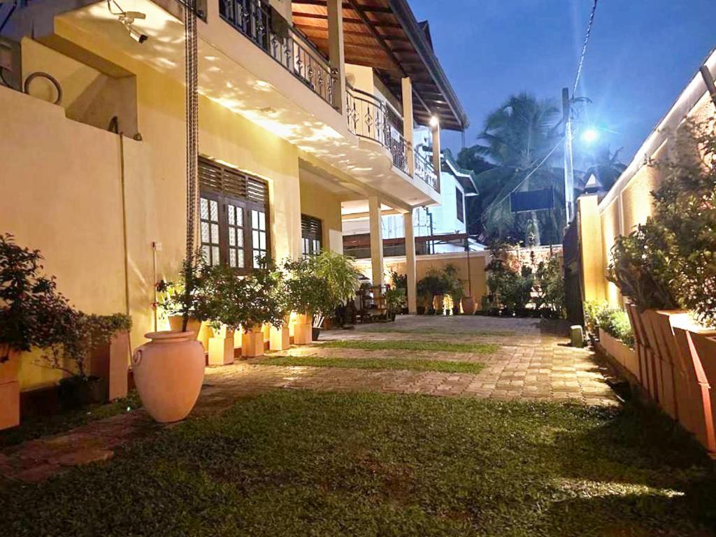 Andiambalama Lahiru Airport Villa المظهر الخارجي الصورة