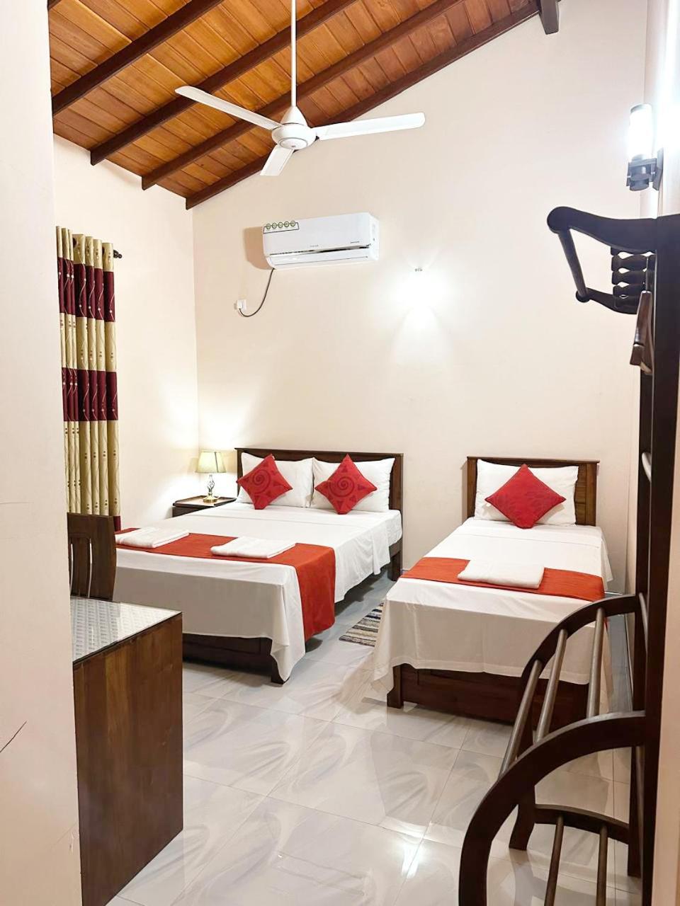 Andiambalama Lahiru Airport Villa المظهر الخارجي الصورة